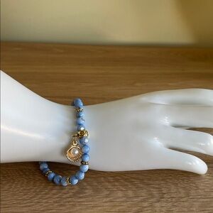 HAND CRAFTED NATURAL STONE STRETCHY BRACELET Blue Gold Beach Ocean Shell Charm